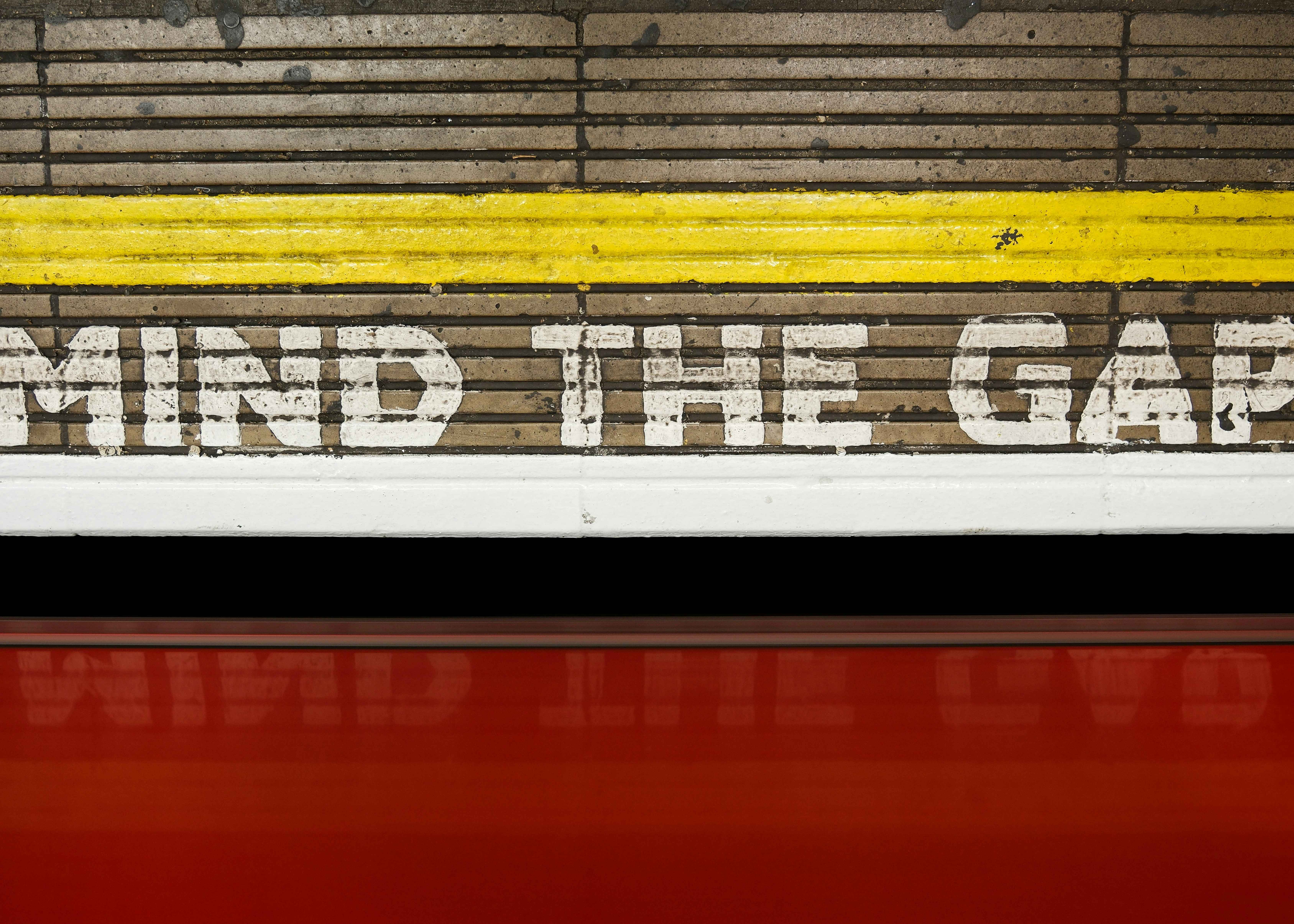 Claudio Schwarz mind the gap photo from Unsplash